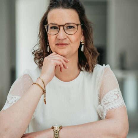 Valérie leidt een gratis masterclass over hoe je je niche bepaalt met een helder stappenplan